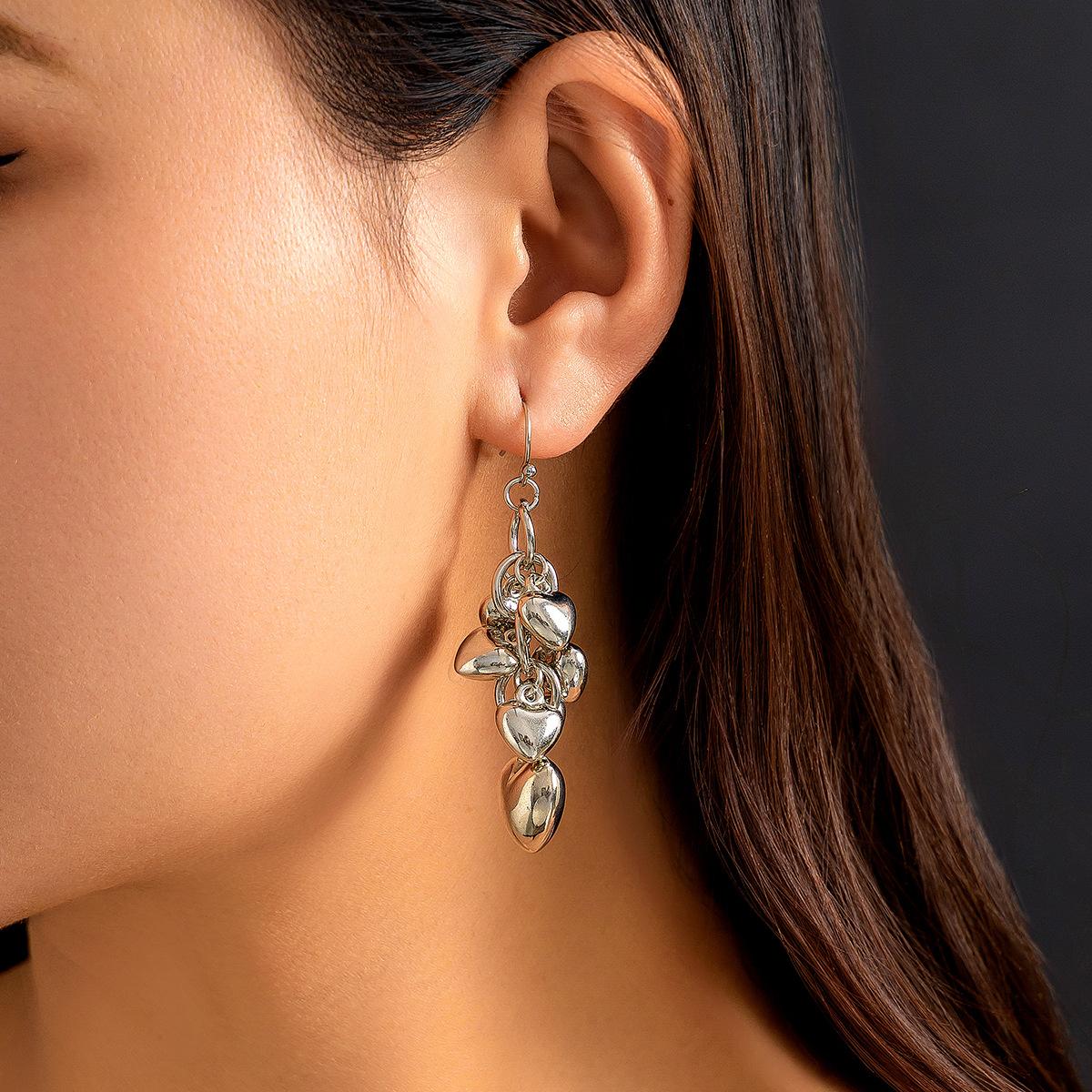 

Украшения y2k чокер в форме сердца с бусинами нишевый дизайн милый и крутой ins ветер бахрома ожерелье