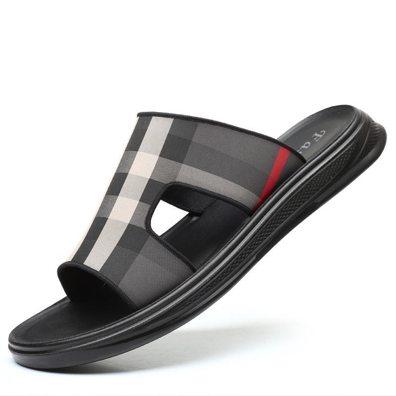 Slippers 2025 New Summer Men's Sandals Wear Trend Non-slip Beach Shoes Personality Internet Celebrity Casual Sandals Men