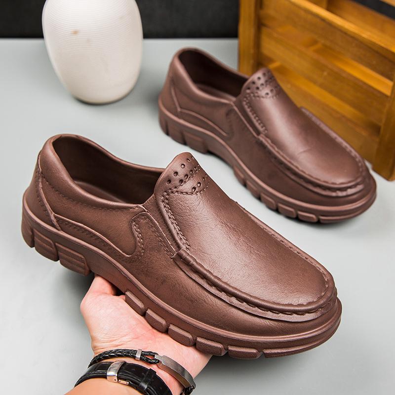 Fashion Large Size Lightweight Casual Shoes Men's Oil and Slip Resistant Chef Shoes One Stirrup Driving Shoes Garden Shoes Soft