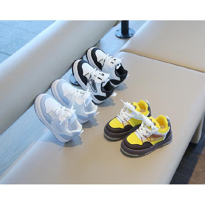 Children's Sneakers2026Spring and autumn boys' casual sneakers, new high-top girls' white shoes, soft-soled baby shoes