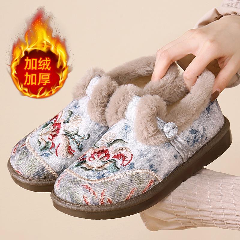 New Cotton Shoes Women's Velvet Thickened Warm Shoes Soft Sole One Pedal Comfortable Non-slip Thick Sole Embroidered Shoes