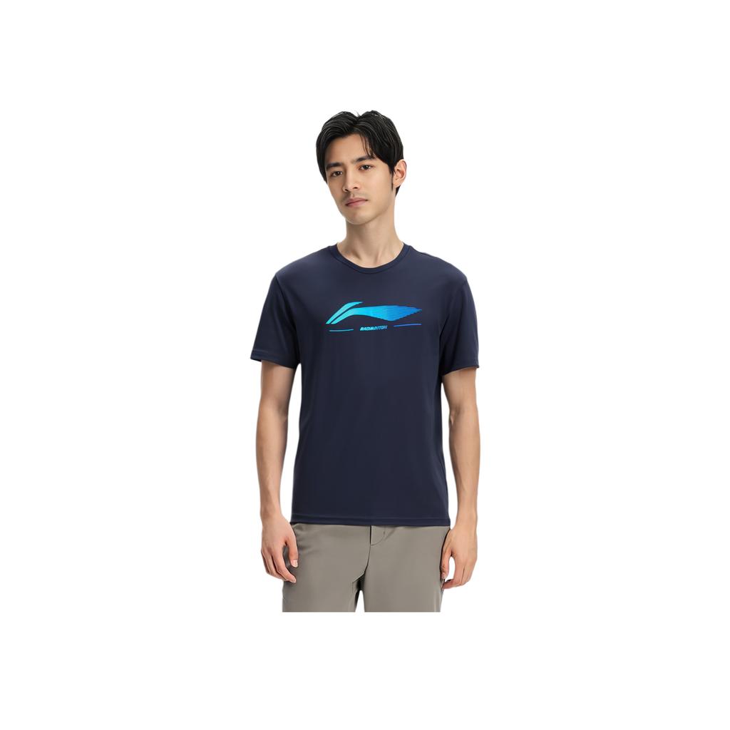 Li Ning Serie Badminton Stampa Logo Asciugatura Rapida Fresco Manica Corta Spalla Bassa T-Shirt Unisex T-Shirt Blu Inchiostro AHSU469-5