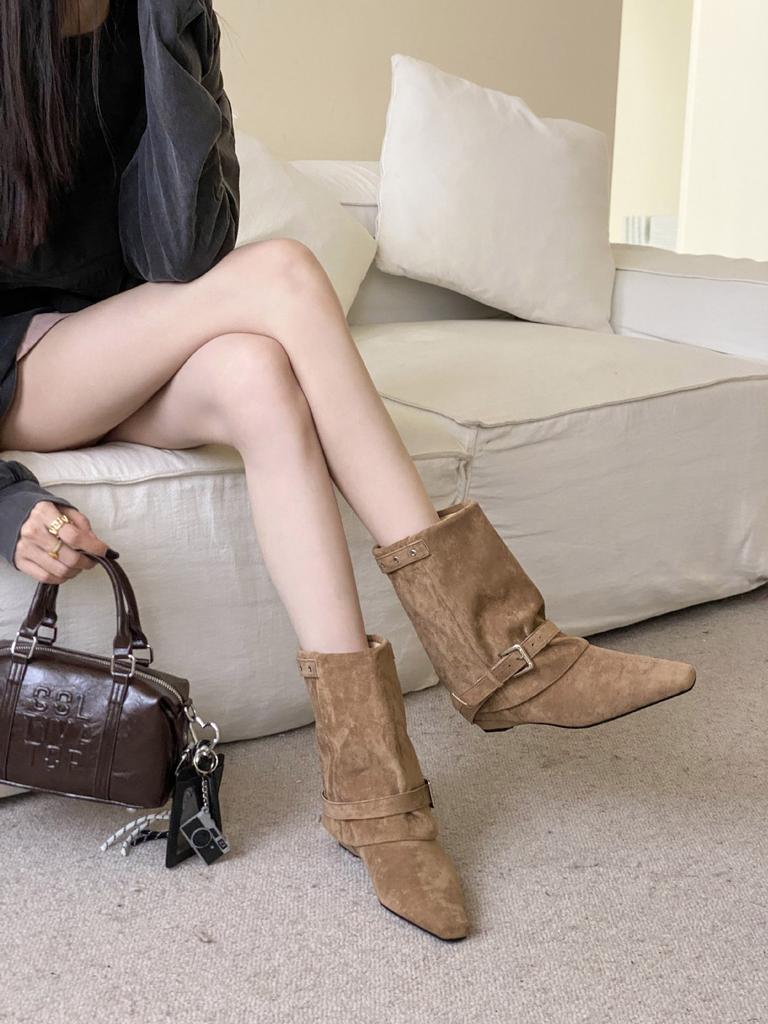 2025 Autumn and Winter New Suede European and American Small Square Head Thick Heel Short Heel Temperament French Fashion Sexy Beautiful Women S