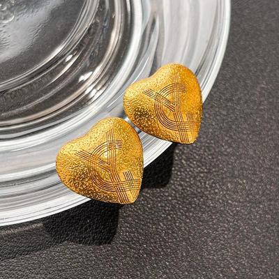 Elegant Retro Hammer-Pattern Love Earrings: Trendy Hong Kong Style for Women