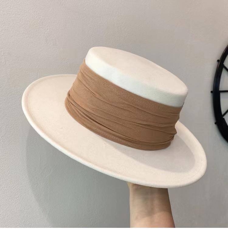 New Fedoras Women's Hat Flat Top Cap French Elegant Straw Hat Fedora Pearl Chain Hat Travel Beach Hat Panama Wide Brim Hat