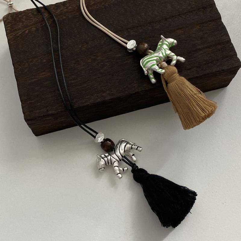 Natural Minimalist Design Zebra Tassel Long Pendant Necklaces For Women  Versatile Adjustable Sweater Chain Jewelry