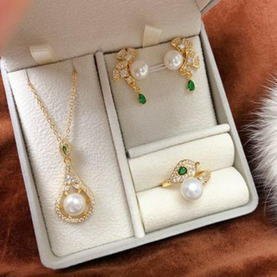 2024 Freshwater Pearl Jewelry Set: Necklace, Earrings & Ring - Elegant Gift for Mother or Mother-in-law