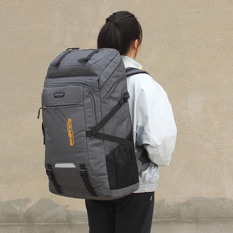 Мужской туристический и походный рюкзак большой емкости