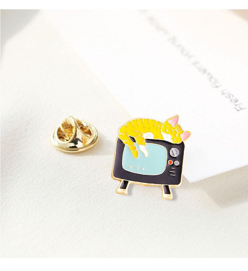 Broches de télévision en Carton pour femmes, broches de luxe en forme de chat mignon, couleur or jaune, en alliage émaillé, épingles de sécurité pour animaux