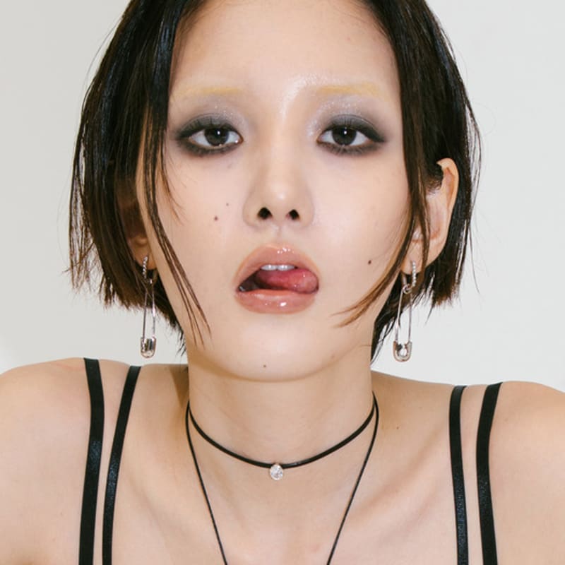 August Harmony Oval Crystal Leather Choker