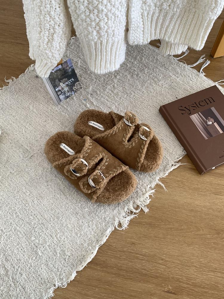 2025 autumn and winter new Korean version of one-word fluffy slippers women wear thick-bottomed plush thermal cotton slippers fluffy slippers