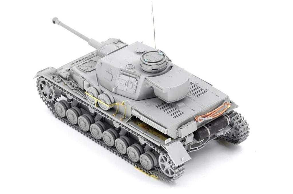 Border Model German Army IV Tank Type Plastic Model BT004 1/35 F2/G (2in1 Kit)