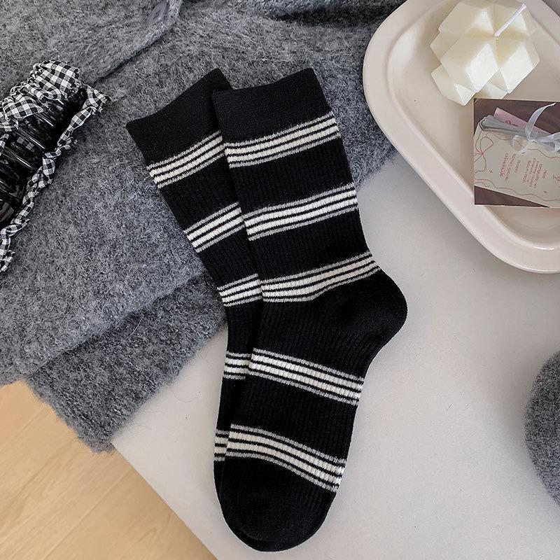 Women's Striped Simple Autumn and Winter Sporty Cotton Socks, Black and White Long Socks, Trendy, Slightly Pressed, Versatile School Mid-calf Socks