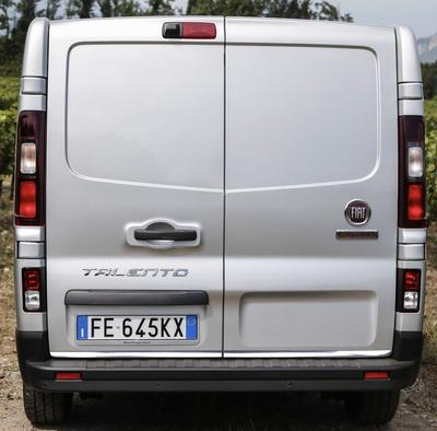 Fiat Talento - CHROME lišty na víku zavazadlového prostoru.a
