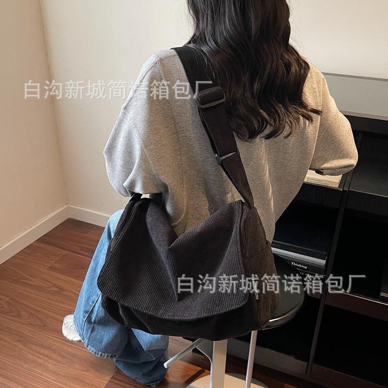 New Corduroy Tote Bag Women's Commuting Large-capacity Student Class Shoulder Handbag Simple Work Messenger Bag