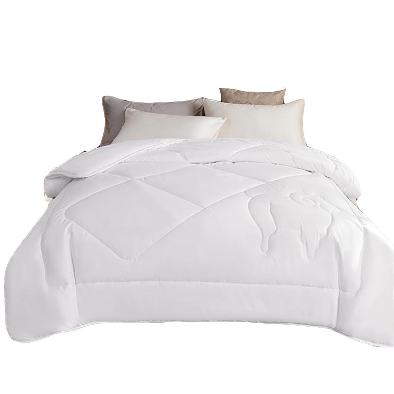 

Roman Roland All-Season Wool Quilt