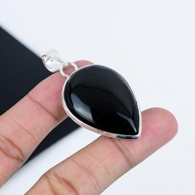 Přívěsek z přírodního černého onyxu ze sterlingového stříbra 925 - ručně vyrobený design hrušky, šperk pro každodenní nošení, dárek na párty.