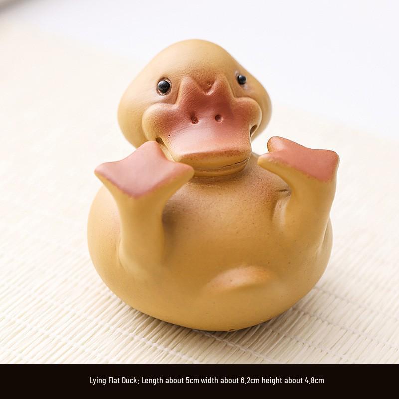Zisha Zodiac Pig Tea Pet: Handmade Tea Tray Set with Cartoon Cute Fish Design