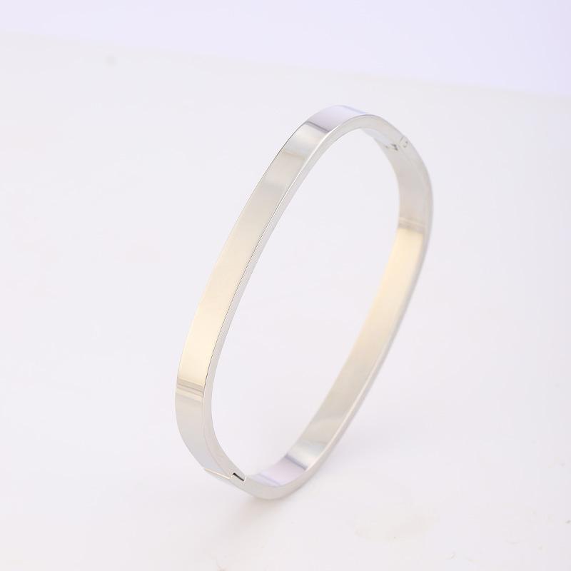 New Personalized Simple Design Titanium Steel Women's Square Smooth Surface Light Luxury Versatile Non-fading Jewelry