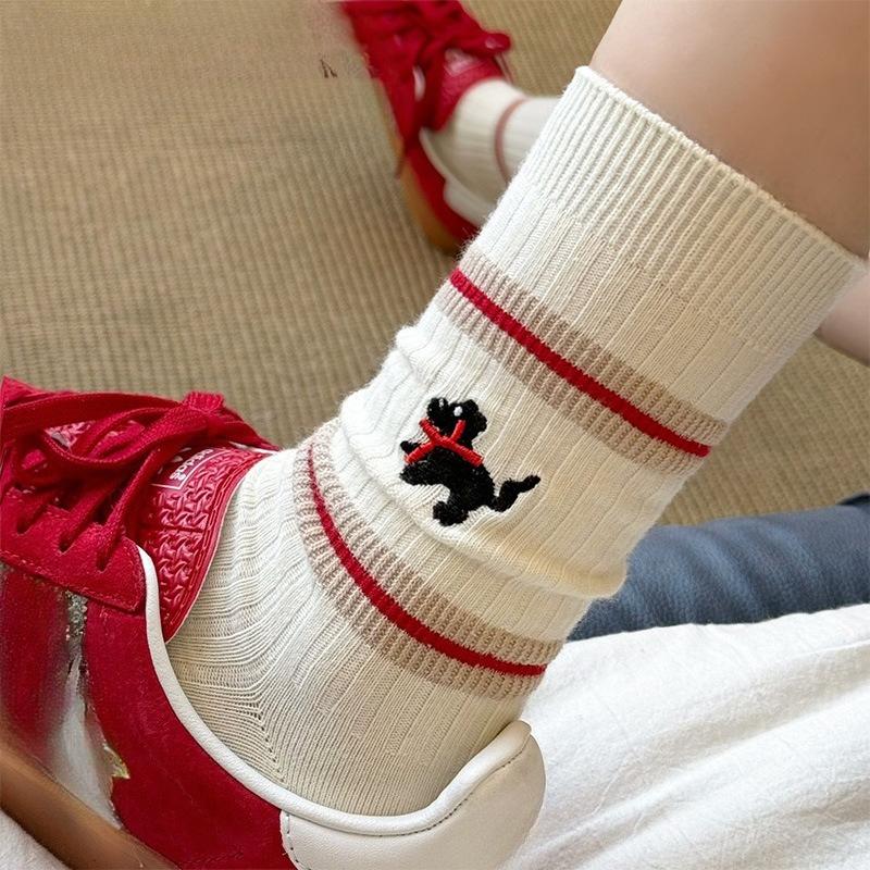 Autumn and Winter School Style A/B Side Socks with Female Embroidery, Unique Stripes, Cute Cartoon Dog Dui Dui Socks