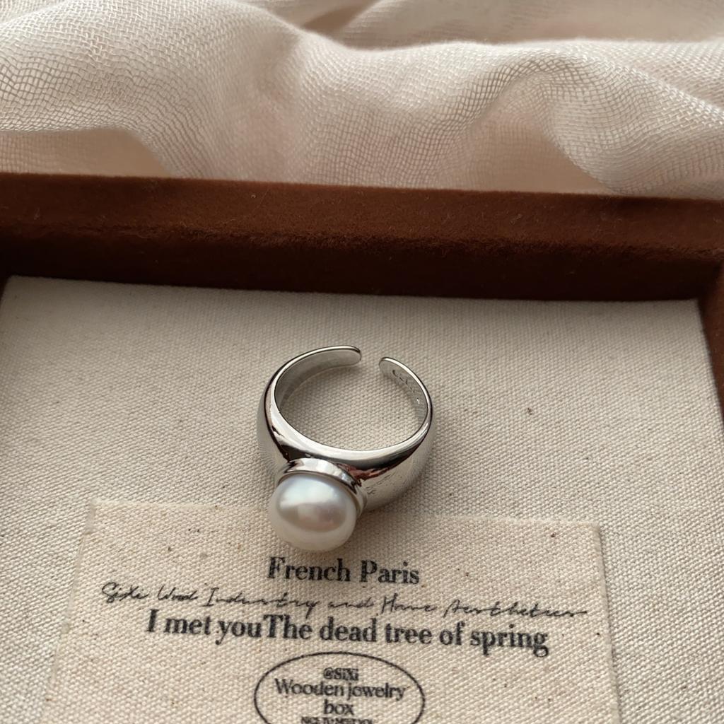 Retro Pearl Ring Cold Fashion Light Luxury Niche Design Advanced Opening Adjustable Index Finger Ring Elegant And Versatile