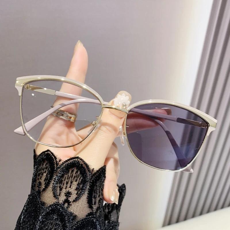 Personalized Cat Eye Photochromic Myopia Glasses Large Frame Color Changing Glasses Retro Anti Blue Light Near Sight Glasses