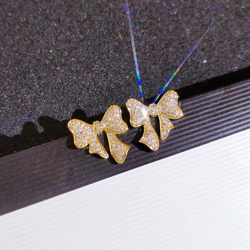 Boucles d'oreilles nœud élégantes entièrement serties de diamants Boucles d'oreilles simples pour le printemps et l'été