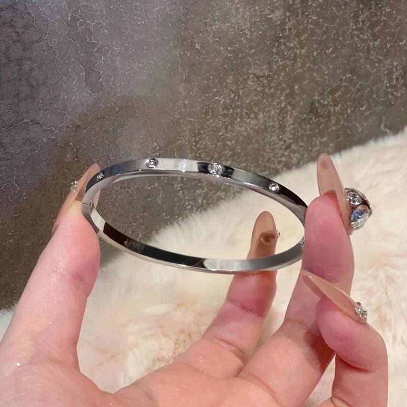 Light Luxury High-end Sense Slightly Inlaid Diamond Bracelet Women's Fashion Simple Titanium Steel Non-fading Bracelet Couple Versatile Jewelry