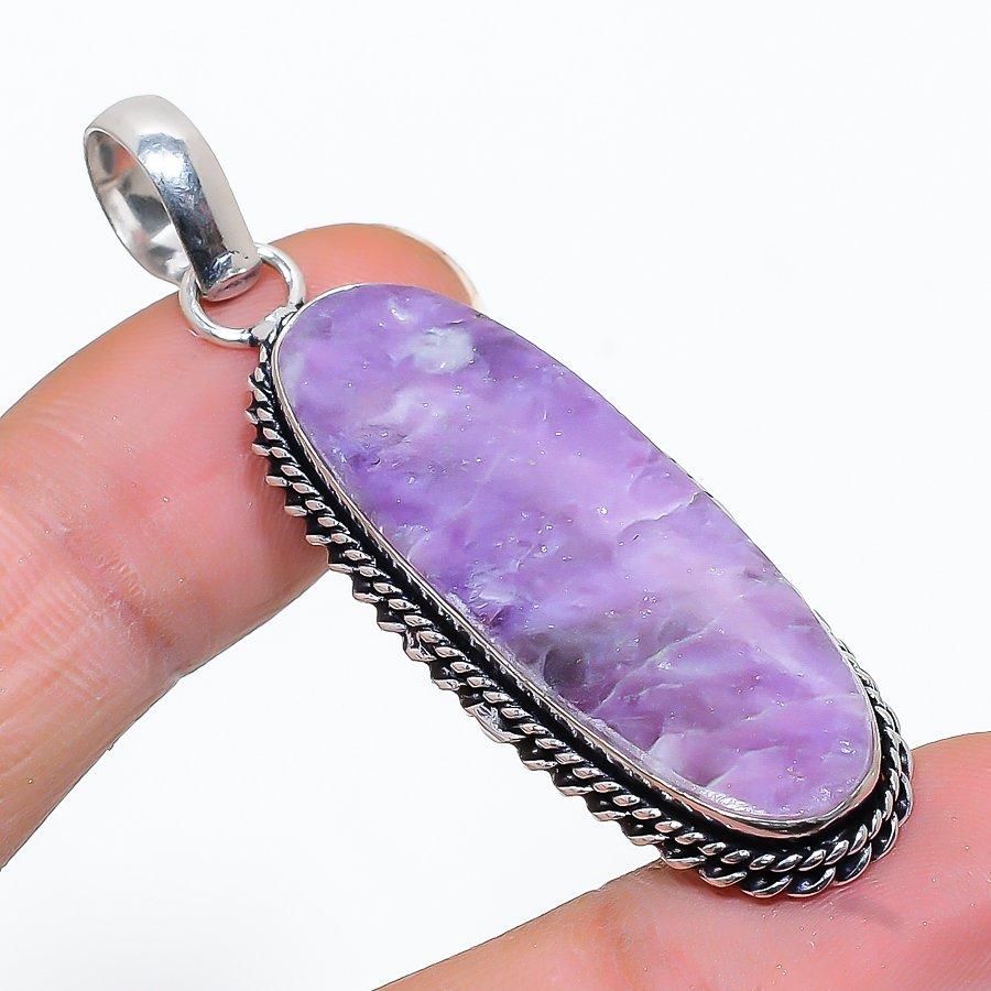 

Ювелирная подвеска из натурального русского чароита ручной работы из стерлингового серебра 925 пробы 2,29 дюйма v4v65