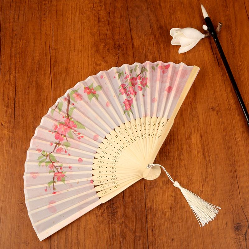 1Pc Silk Folding Fan Party Gift With Tassels Chinese Art Crafts Bamboo Fans Vintage Home Decorations Dance Photo Props Hand Fan