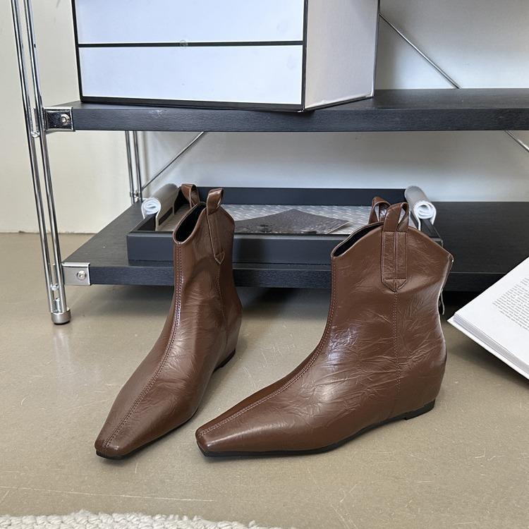 Pointed inner height increase small short boots women's 2025 new autumn and winter single boots elastic thin boots V-port short Chelsea boots
