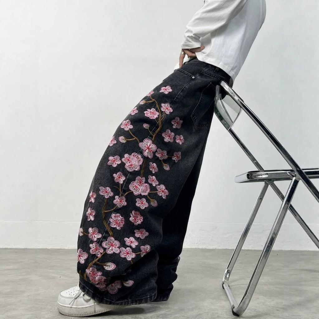 Außenhandel Amerikanischer Retro Hip Hop Persönlichkeit Straßenblumenstickerei gewaschen alte Jeans Trend