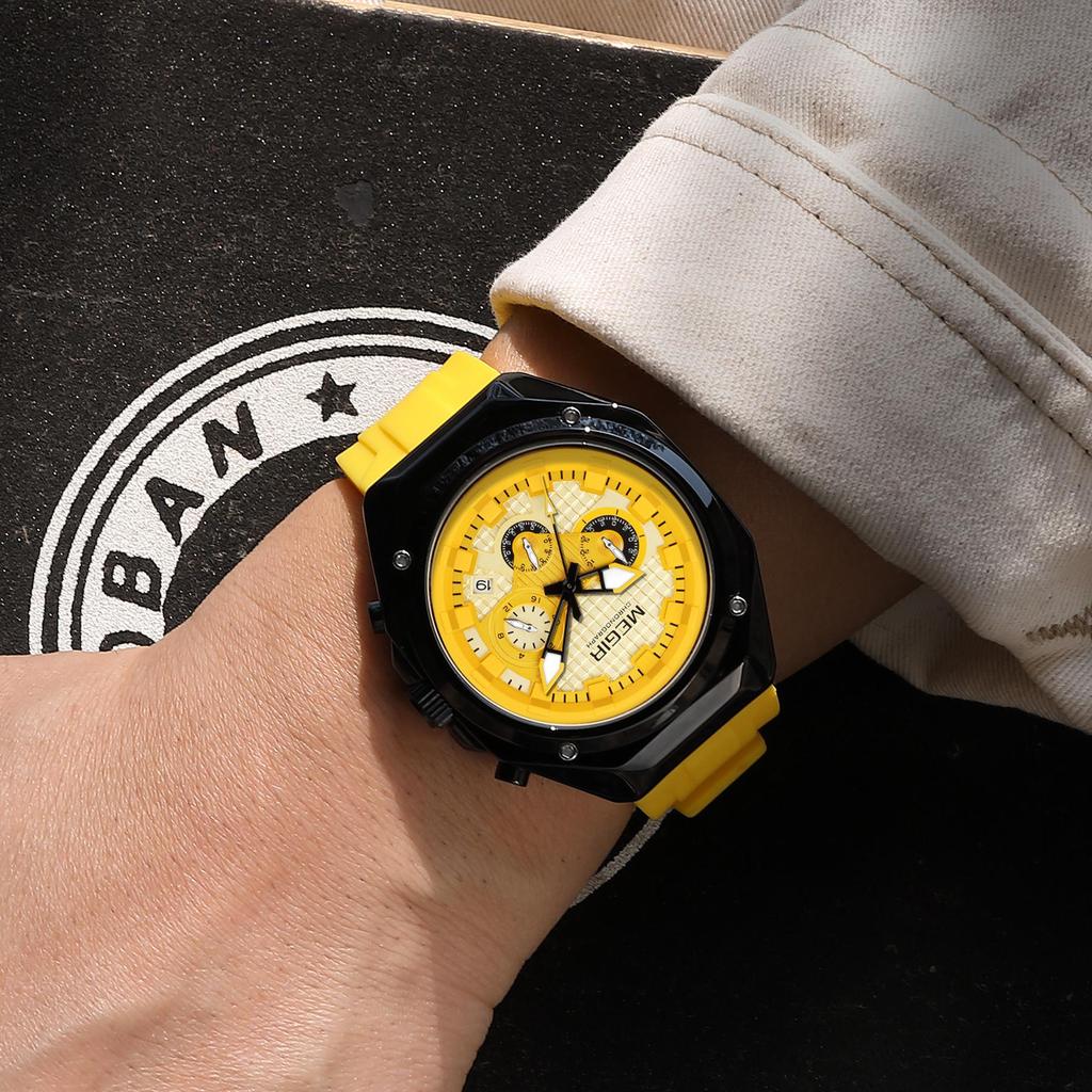 Megir Fashion Sport Watches for Men Silicone Strap Waterproof Military Quartz Chronograph Clock Man Wristwatch with Date 24-hour 8118