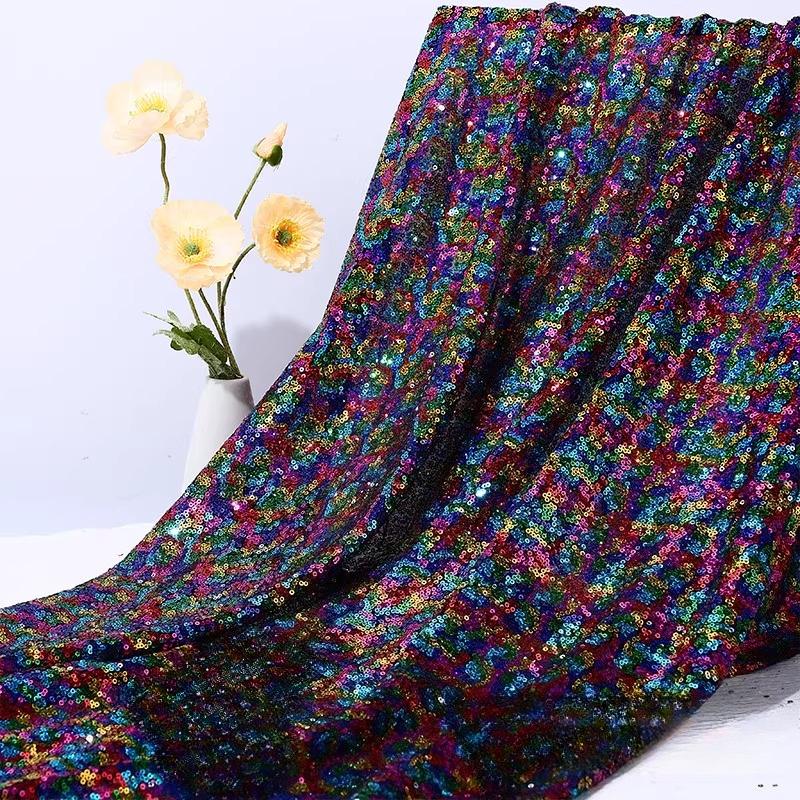 Tkaniny cekinowe i zagęszczone tkaniny siatkowe 100x150cm są używane do odzieży bankietowej, dekoracji scenicznych i tkanin DIY do sesji zdjęciowych