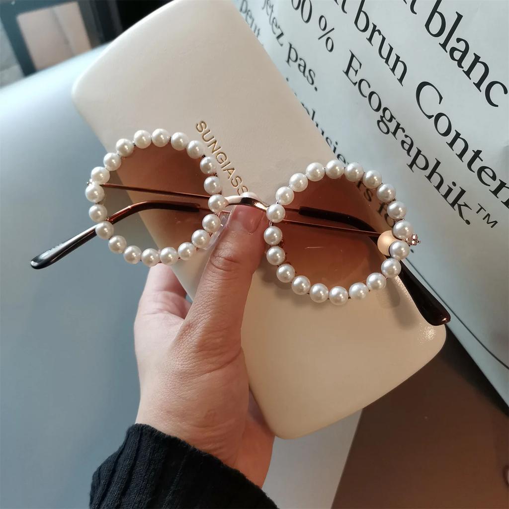 New Luxury Pearl Sun Glasses Women Fashion Metal Frame Round Sun Glasses Designer Imitation Pearl Gradient Sun Glasses UV400