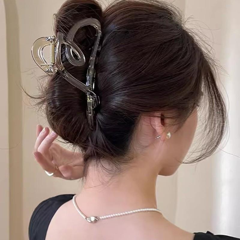 New Large Heart Hair Claws Clips Women Girls Ponytail Holder Plastic Crab Hair Clamp Barrettes Hairpins Hair Accessories Fashion