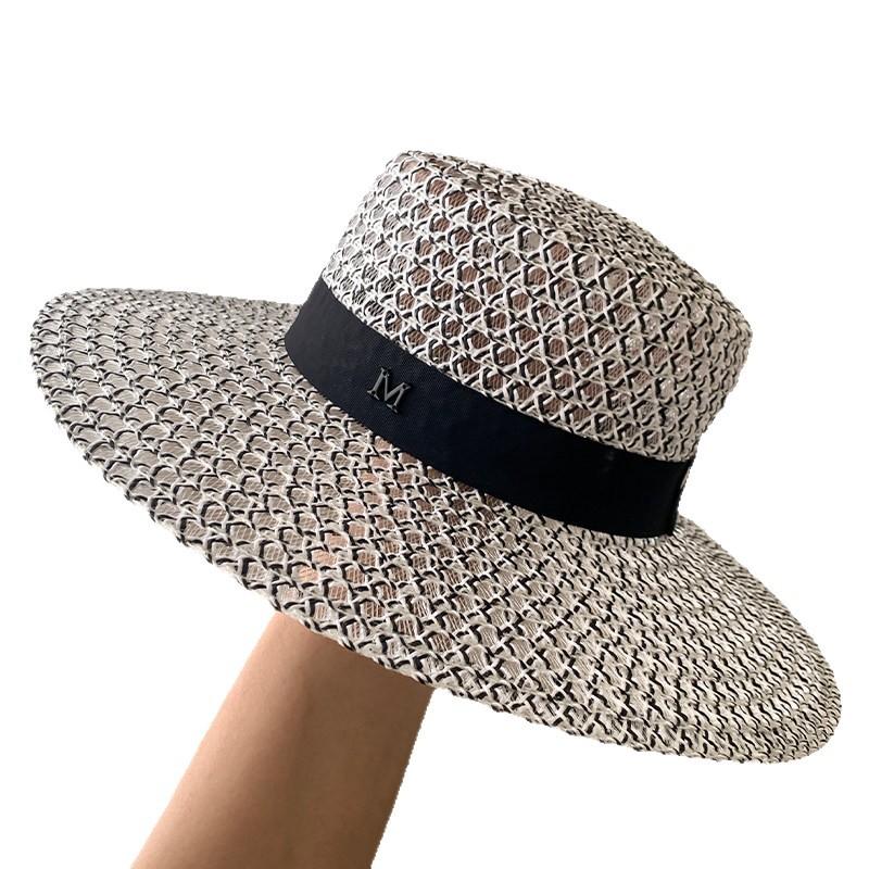 French Small Fragrant Black and White Hollow Flat Top Straw Hat Women's Summer British Style Temperament Top Hat Travel Vacation Sun Protection Hat