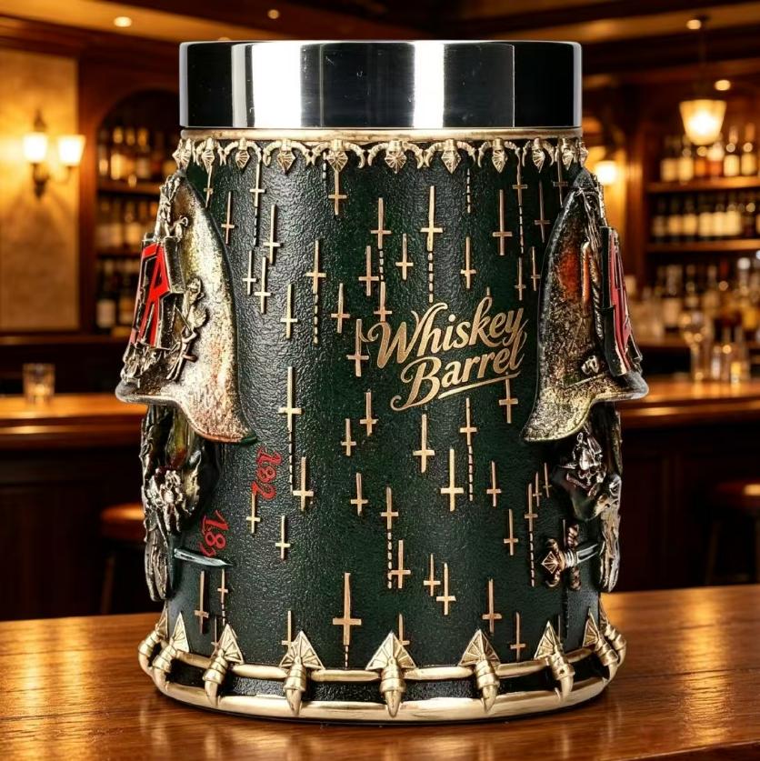 Origineller 3D-geformter Totenkopf Bierkrug Adlerflügel-Griff Edelstahl-Innenbecher Gotische Hausbar Dekoration Halloween-Party Geschenk