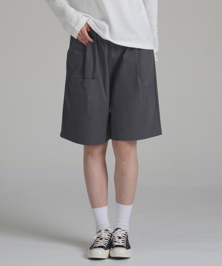 Noming Chino One-Pleat Pocket Wide Bermuda Shorts - Charcoal
