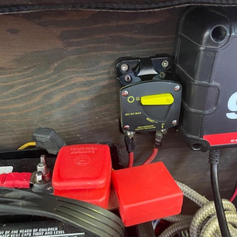 High Amperage Circuit Breaker with Manual Reset for Use in Car Motorhomes Boats Solar Installations Corrosion Resistant