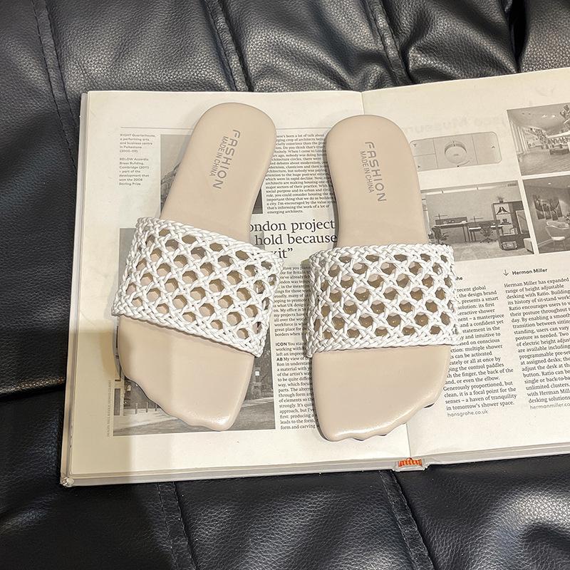 

Casual girls cool slippers summer new fashion versatile outer wear one-word slippers outer wear one-pedal flat sandals 40 бежевий