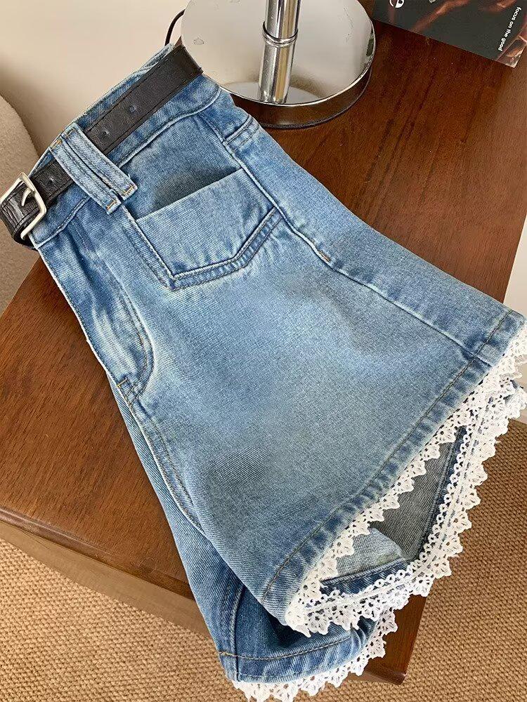 2025 Sommer Übergröße High-Waist Jeans-Shorts mit Spitzenbesatz für Damen