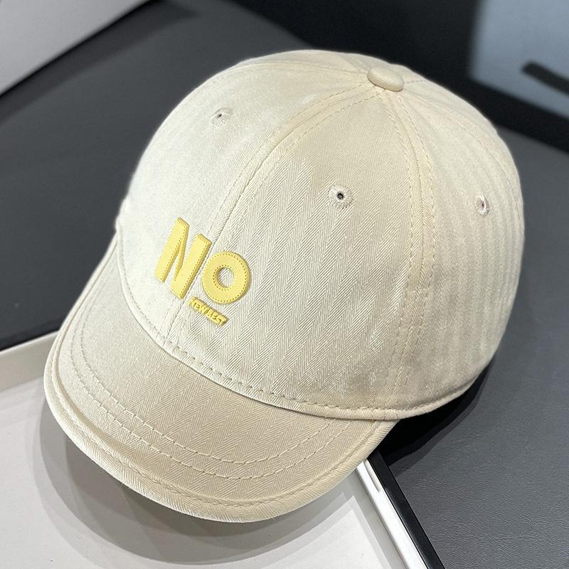 Simple Label Design Short Brim Baseball Cap Suitable For Both Men And Women Suitable For Outdoor Activities Camping Streetwear
