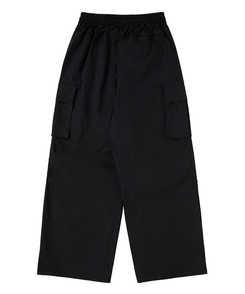 URBANAGE Waterproof Single-Pleat Cargo Parachute Wide Pants_Black