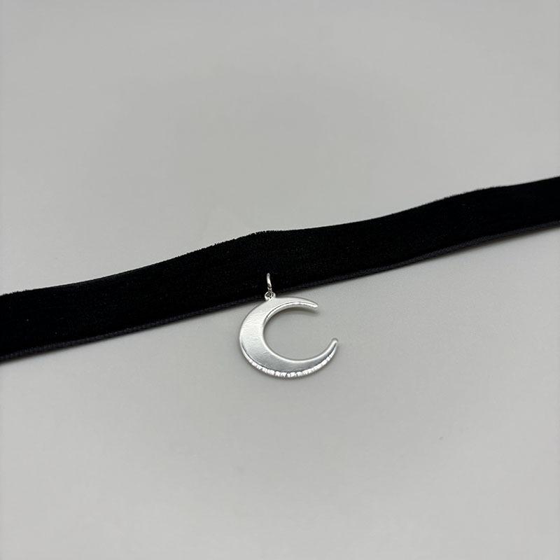 Vintage Dark Subculture Crescent Moon Clavicle Choker Necklace For Women