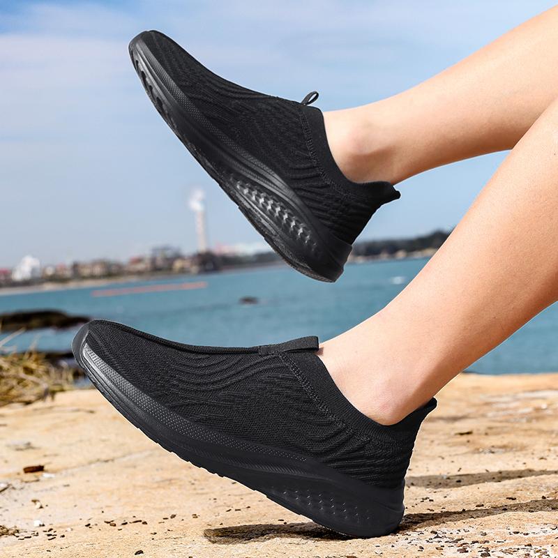 Summer New Breathable Mesh Shoes Outdoor Non-slip Walking Shoes Comfortable Men Sneakers Loafers Slip On Knitted Casual Women