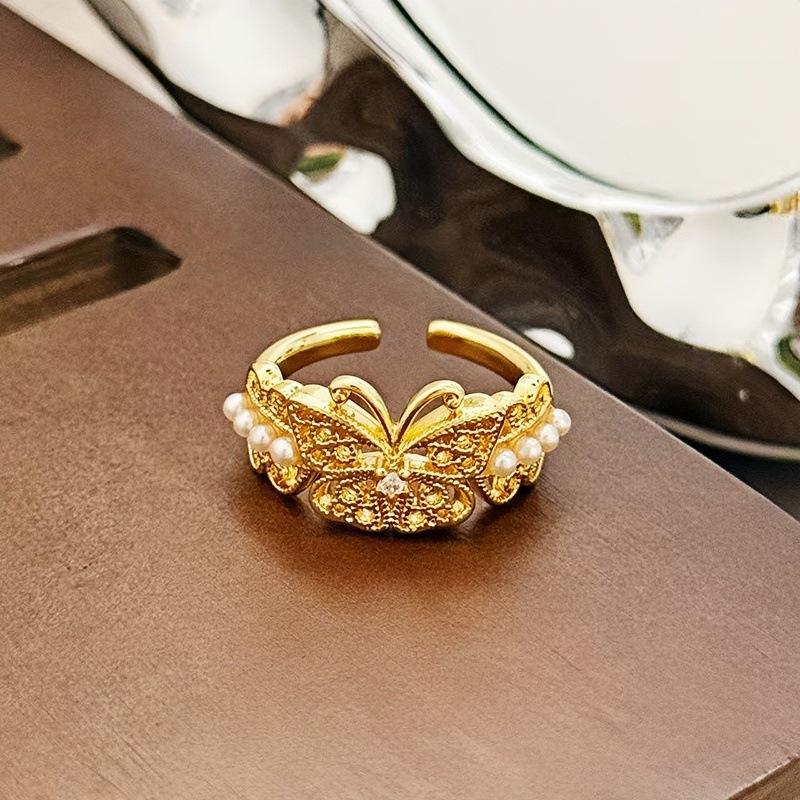 Mittelalterlicher Luxus High-End Hohle Spitze Schmetterling Offener Ring Weiblichkeit Nischendesign Retro Ring