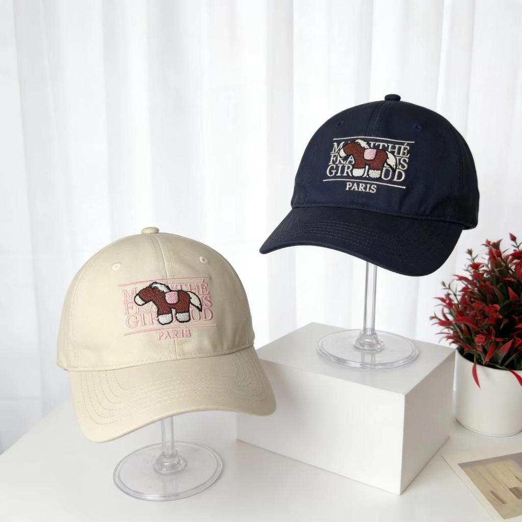 Year of the Horse series classic cartoon cap for men and women couples pony embroidered curved brim baseball cap summer