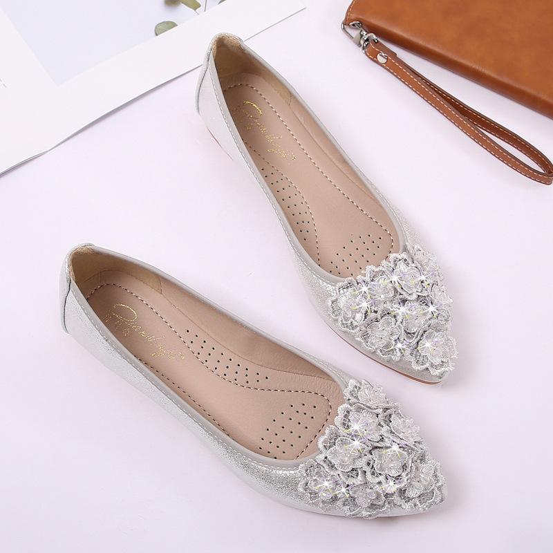 Embroidery Floral Ballet Flat Shoes Soft-sole Leather Slip-On Women's Casual Shoes Comfortable Low Heel Pumps Female Footwear