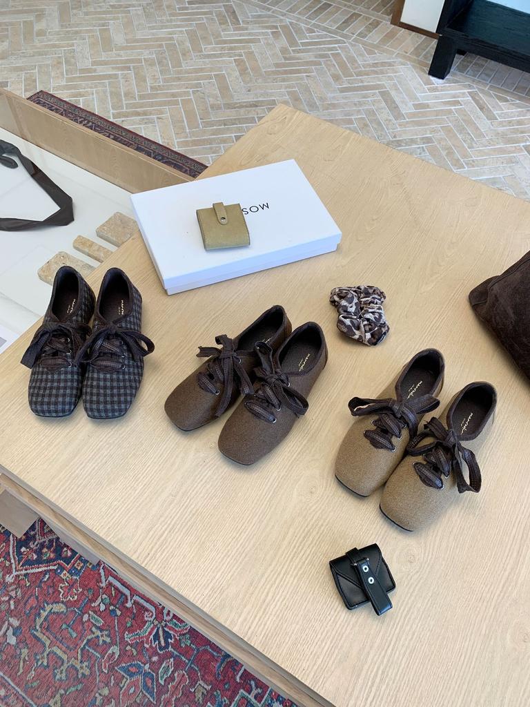 2025 new retro square head strap casual wind inner height increase small single shoes spring and autumn French retro women's single shoes